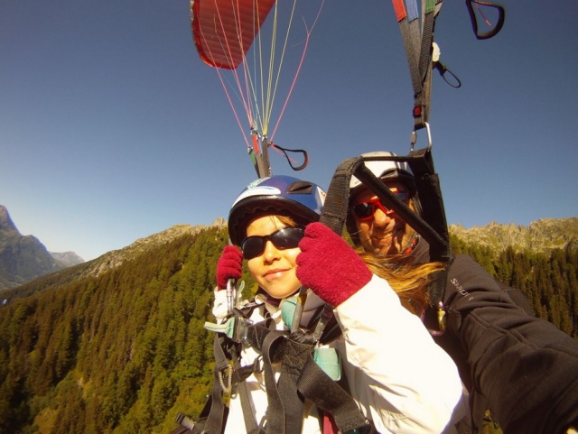  滑翔伞双人飞行